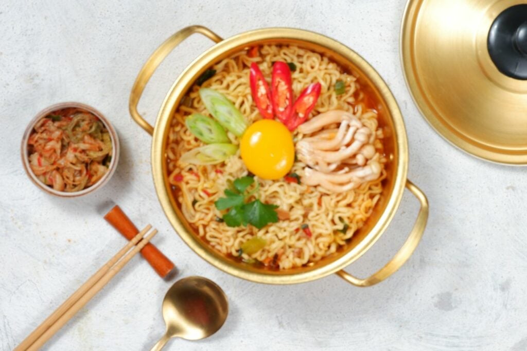 【台北無人拉麵推薦】韓式自助美食魅力，6 間台北無人泡麵店評比