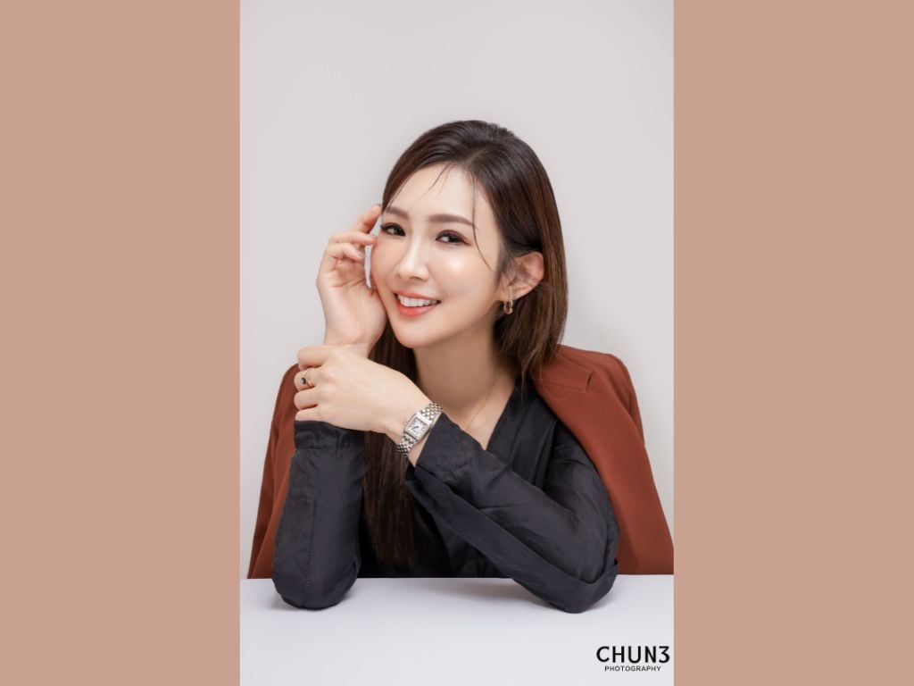 [게으른 분들을 위한 이미지사진 포즈가방] 남녀 추천 포즈 25가지, 서고 앉는 포즈 이렇게 29
