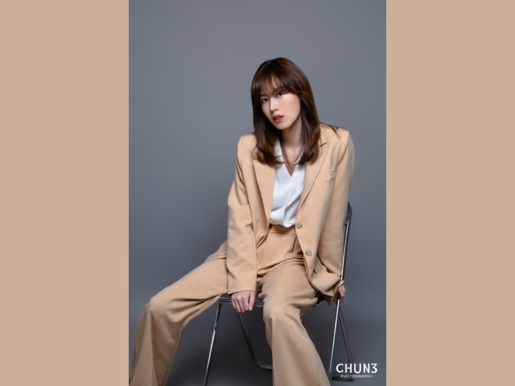 [게으른 분들을 위한 이미지사진 포즈가방] 남녀 추천 포즈 25가지, 서고 앉는 포즈 이렇게 27