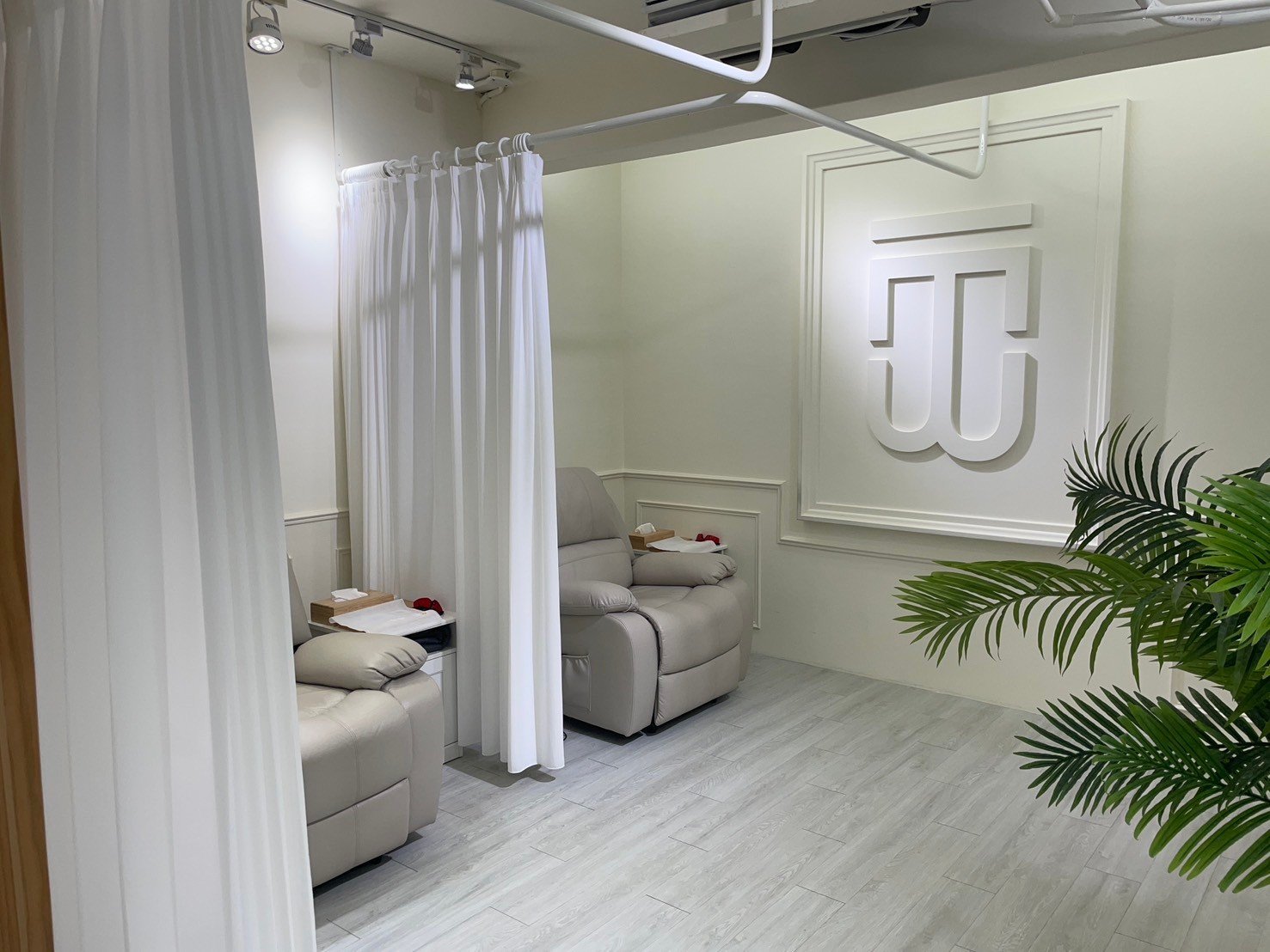 [BRIGHTEETH Taipei Store Review] Effective in 40 minutes! East District Teeth Whitening Center trained by dentists themselves 1