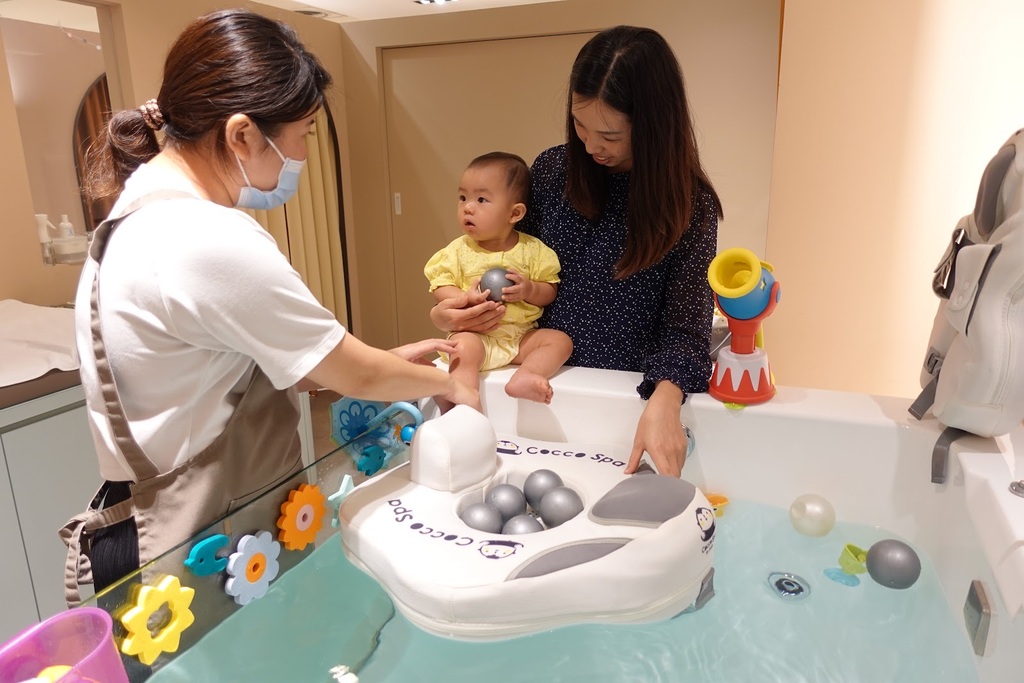 【Cocco Spaレビュー】ベビースイミングマッサージはメリットいっぱい、デパートの高級幼児SPA 33