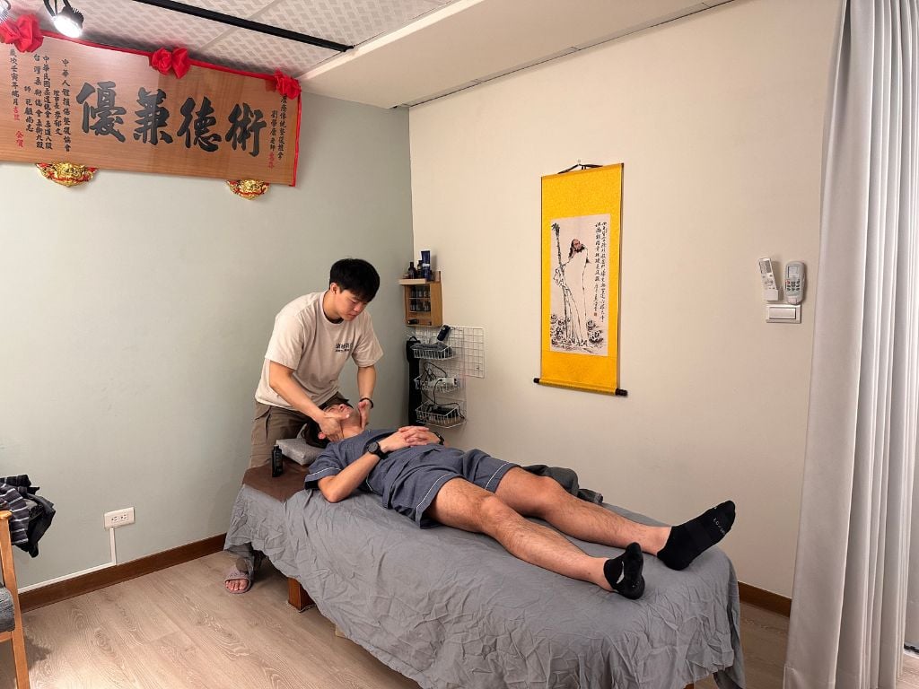 Body Dampness Quick Guide|What to Do About Excessive Internal Dampness? 10 Effective Ways to Quickly Eliminate Body Dampness 12 Kangyu Zhu Ti Review|Postural Correction Massage + Exercise Recommendations All in One Place, Truly Relieving Aches and Pains at Houshanpi Massage