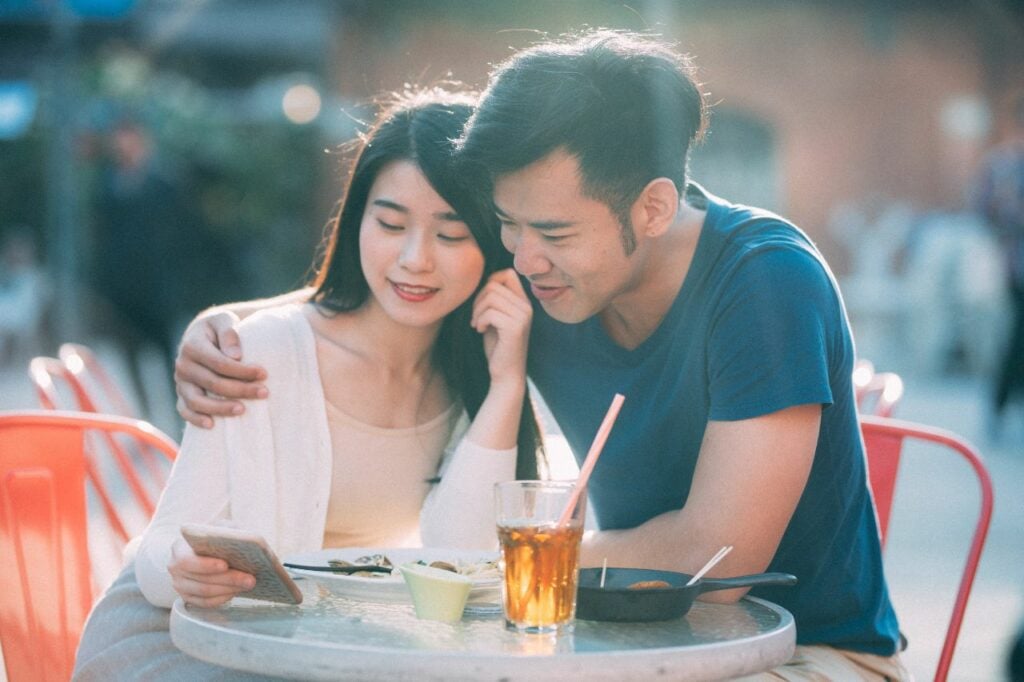 【台中情侶耍廢行程懶人包】不動腦也能甜蜜加倍！10 個台中情侶日常約會提案