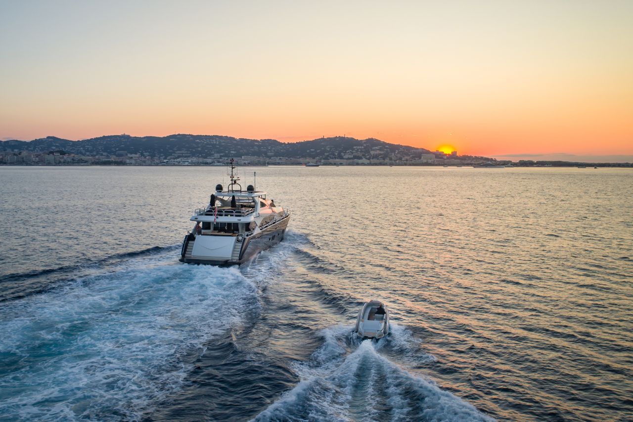 Sunset Cruise|The Most Romantic Date on Golden Waters