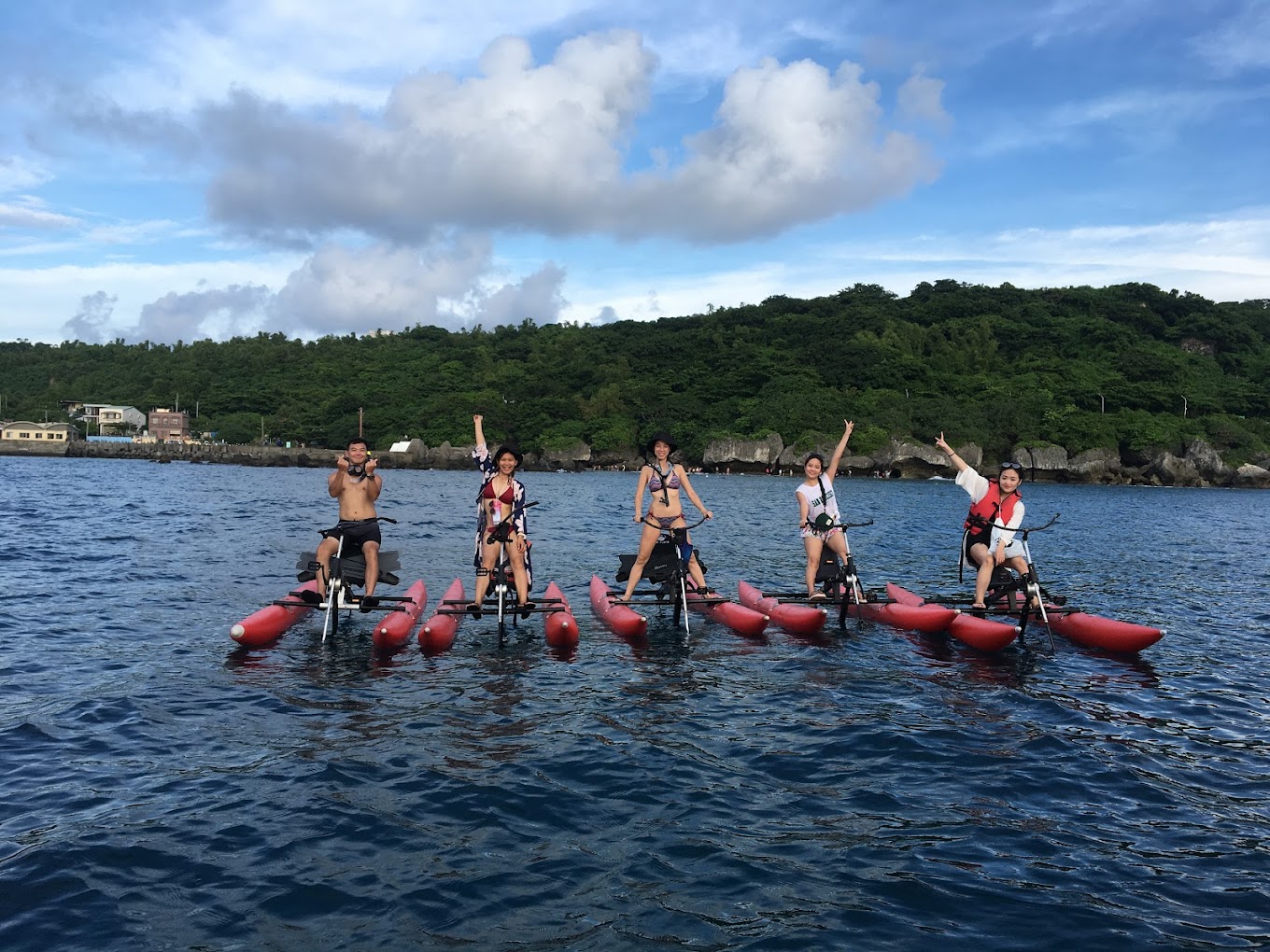 Water Bikes|Slowly Pedal Through the Waves of Xiaoliuqiu