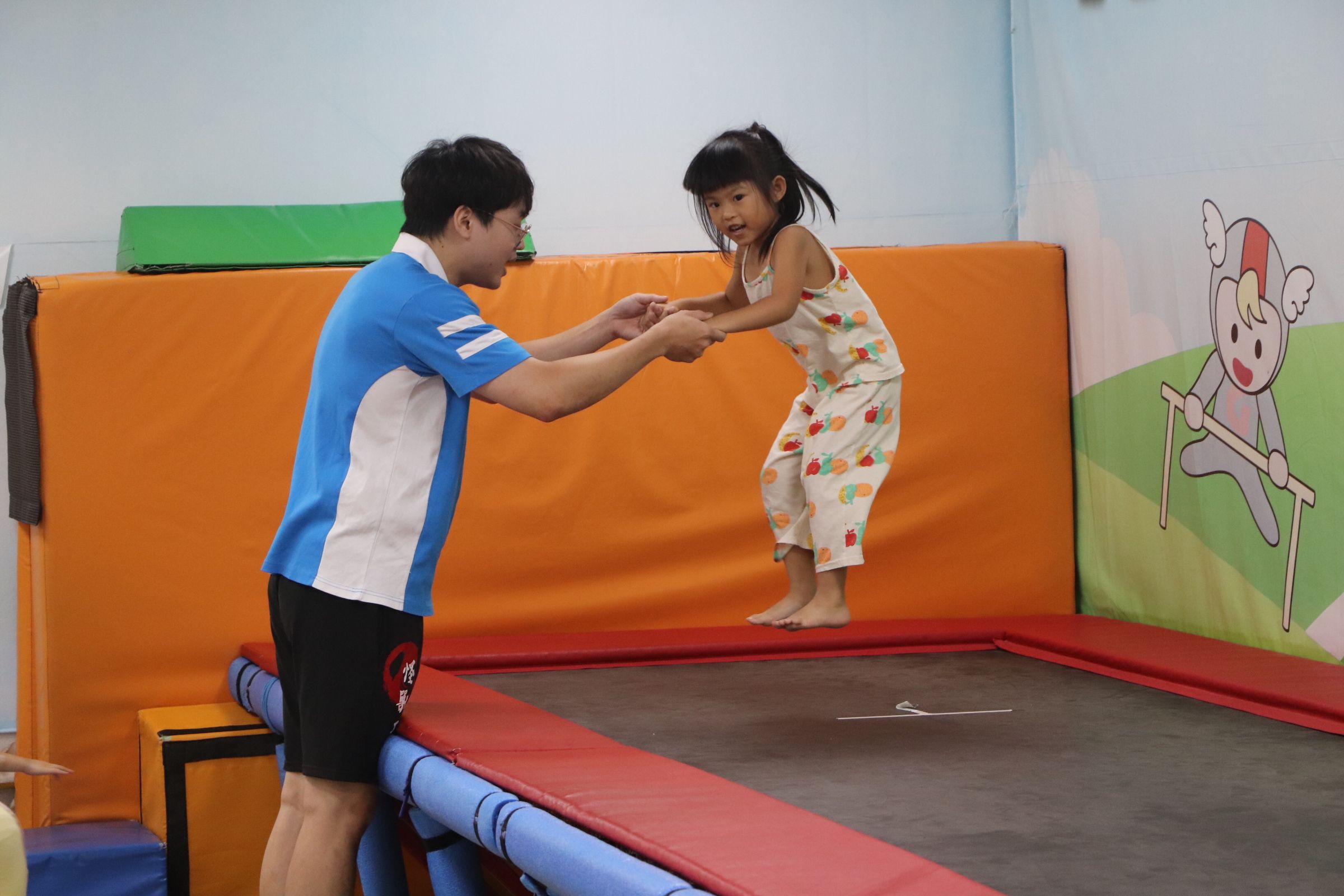 恐怖から愛へ！子どもたちの勇気はここで育まれる