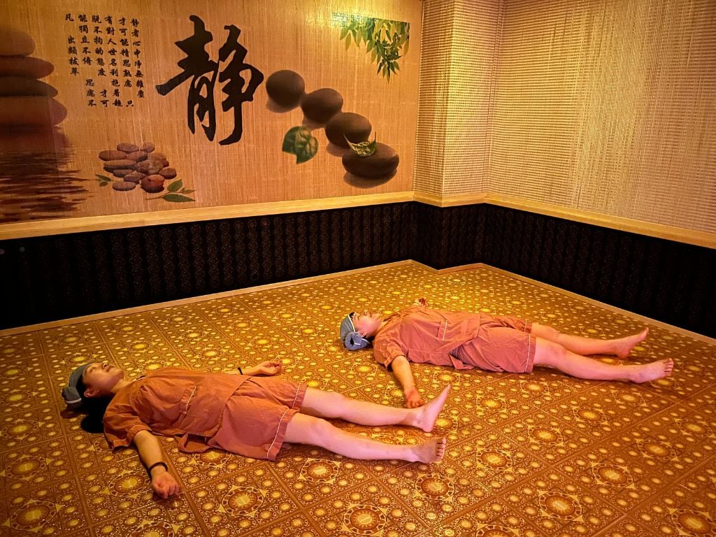 【光之石汗蒸幕評價】能量汗蒸搭配紓壓按摩，韓式汗蒸文化大升級