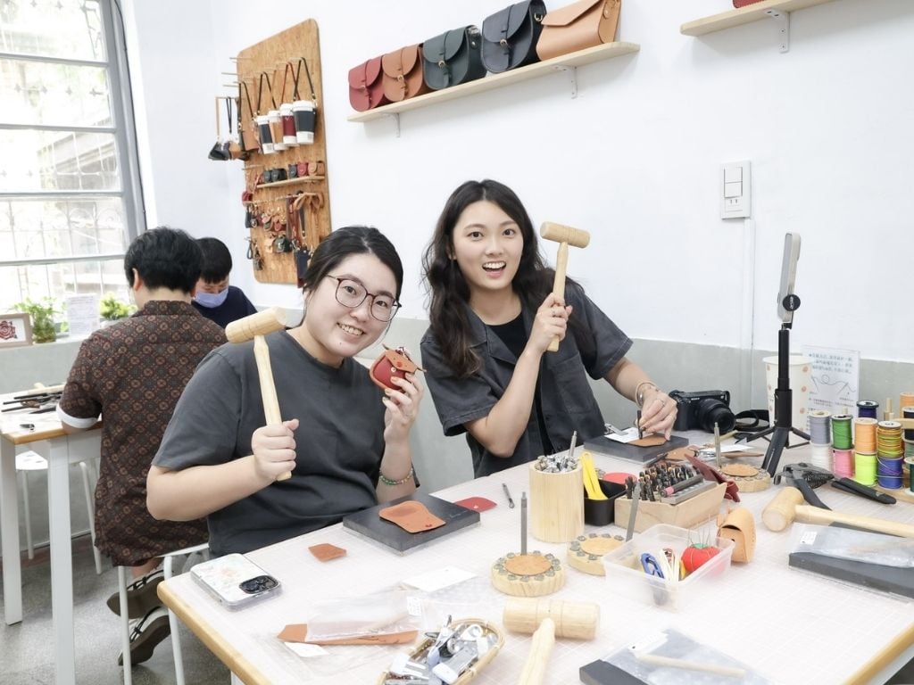 1인 등록도 가능하고, 수업은 유연하게 진행되며 서로 영향을 주지 않습니다.