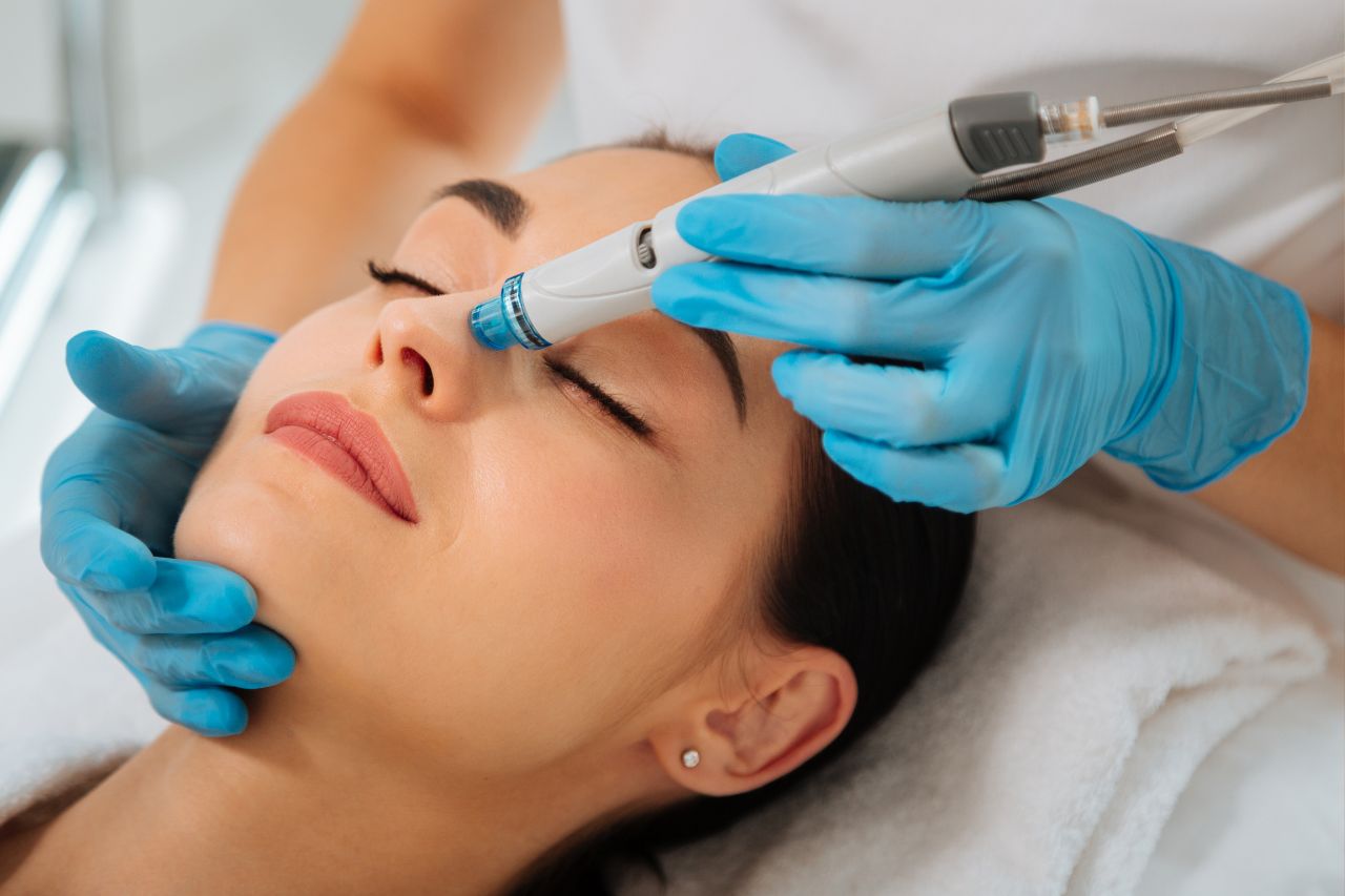 What is the difference between WaterFace and Haifeixiu and traditional facials?