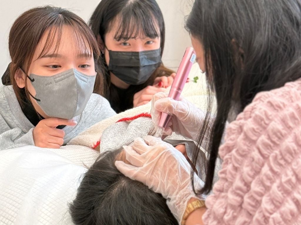 逸朵菲美学評価|自毛まつげでもこんなにカールする!まつげを華麗に逆転させる左営おすすめまつげエクステ6選 下垂したまつ毛のための、カスタマイズされたまつ毛強化ソリューション。