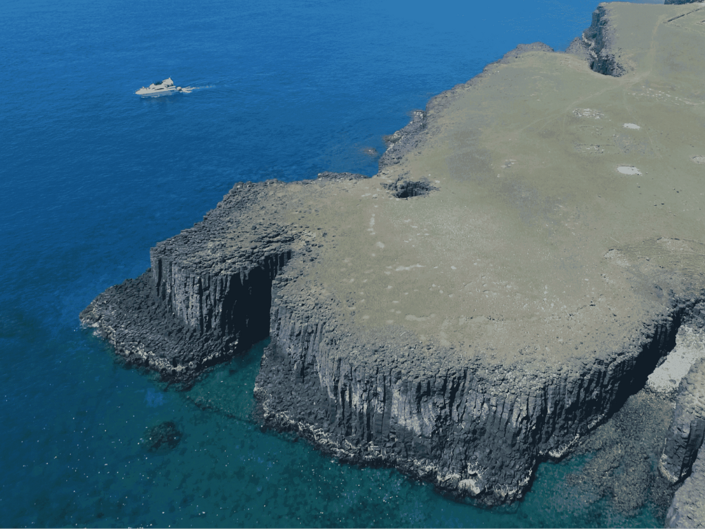 The Penghu Blue Hole, located on Xiji Islet in the Southern Four Islands, is one