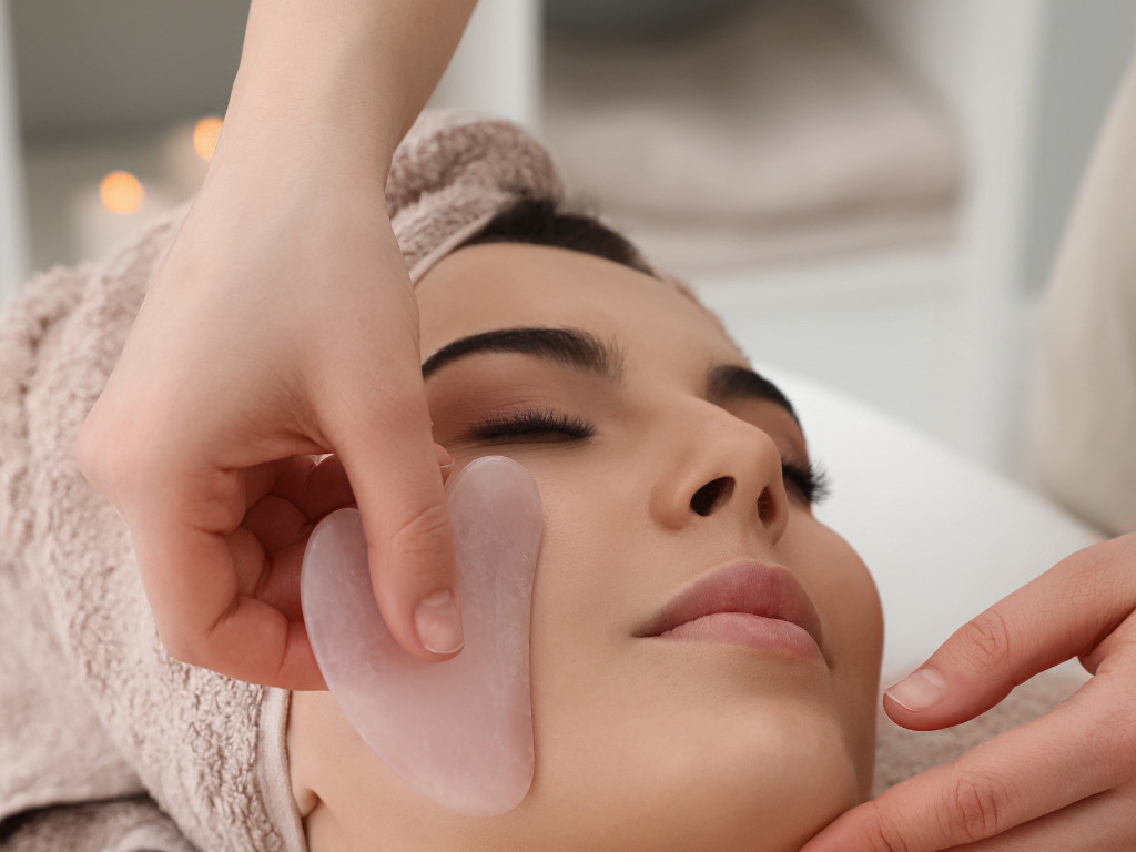 얼굴 작아지는 방법 한눈에 보기｜얼굴이 커 보인다면? 7가지 얼굴 슬림화 방법 + 집에서 하는 작은 얼굴 만들기 팁, image size:1024x768