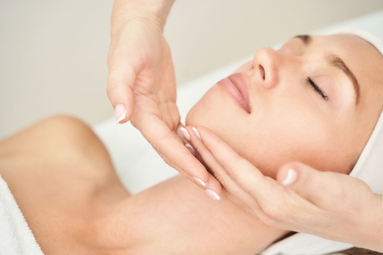 There are several ways to address concerns about face size.