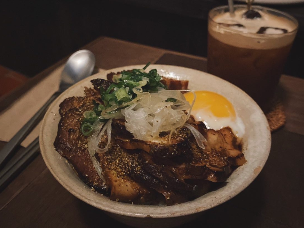 심야 카페