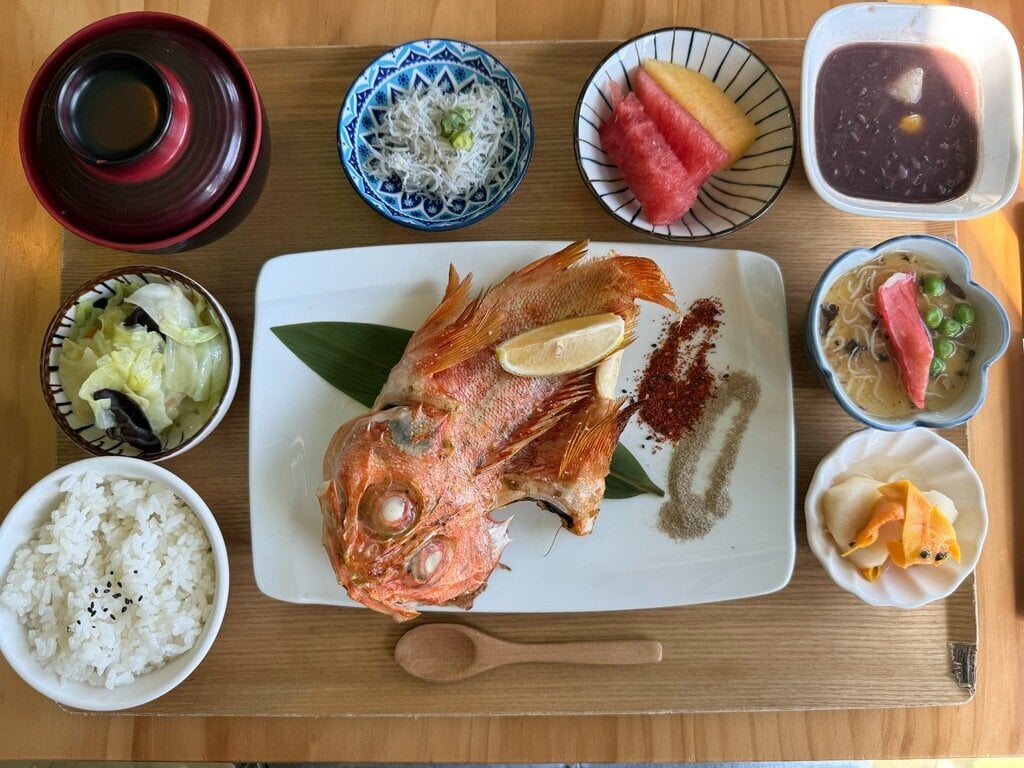 伍参港海廚料理評價｜外澳享受海鮮料理，龜山島海景定食餐廳