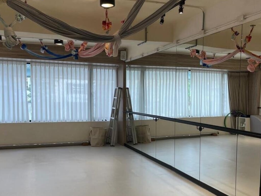 Eros Fitness 評價|忠孝復興站 2 分鐘,安心訓練的女性健身空間 2 團體課程選擇多元,從舒緩到爆汗都有