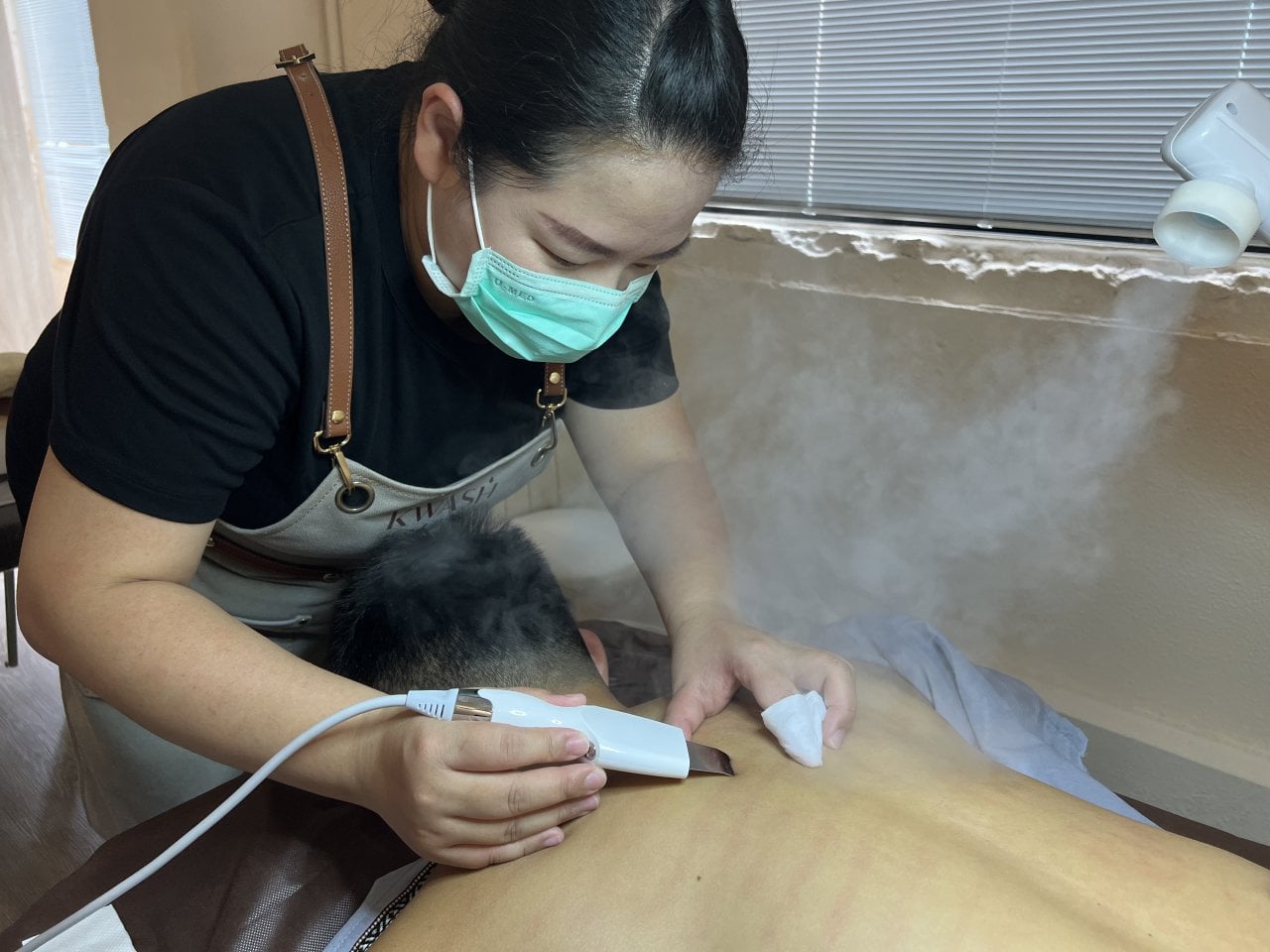 KWASH 韓風科技潔膚評價|台北大巨蛋韓式皮膚管理推薦,男生也自在的做臉與美背體驗 21 背部清白二合一,原來背也需要膚況管理